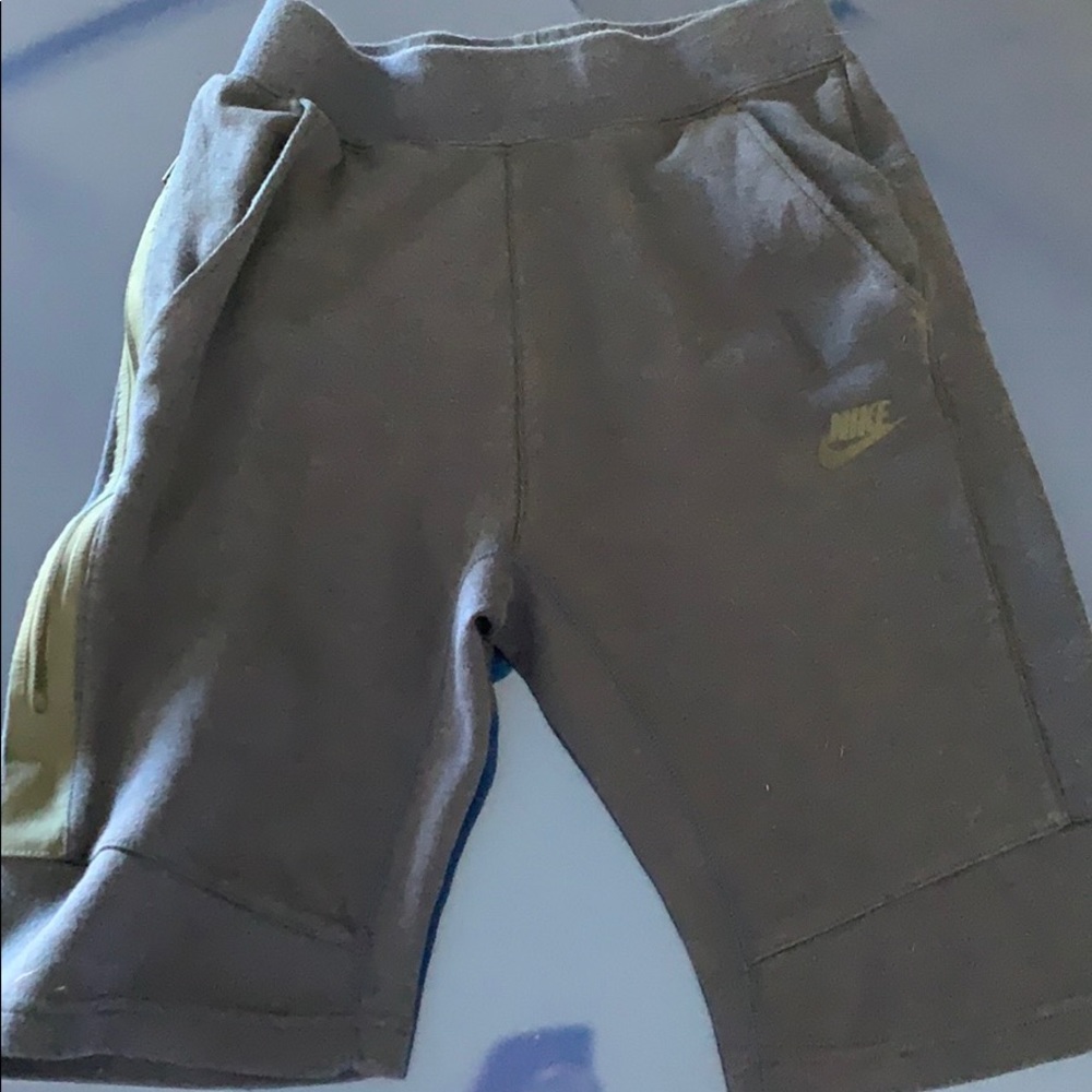 Nike tech shorts boys LARGE
